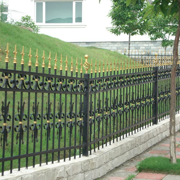 牡丹江鐵藝護(hù)欄